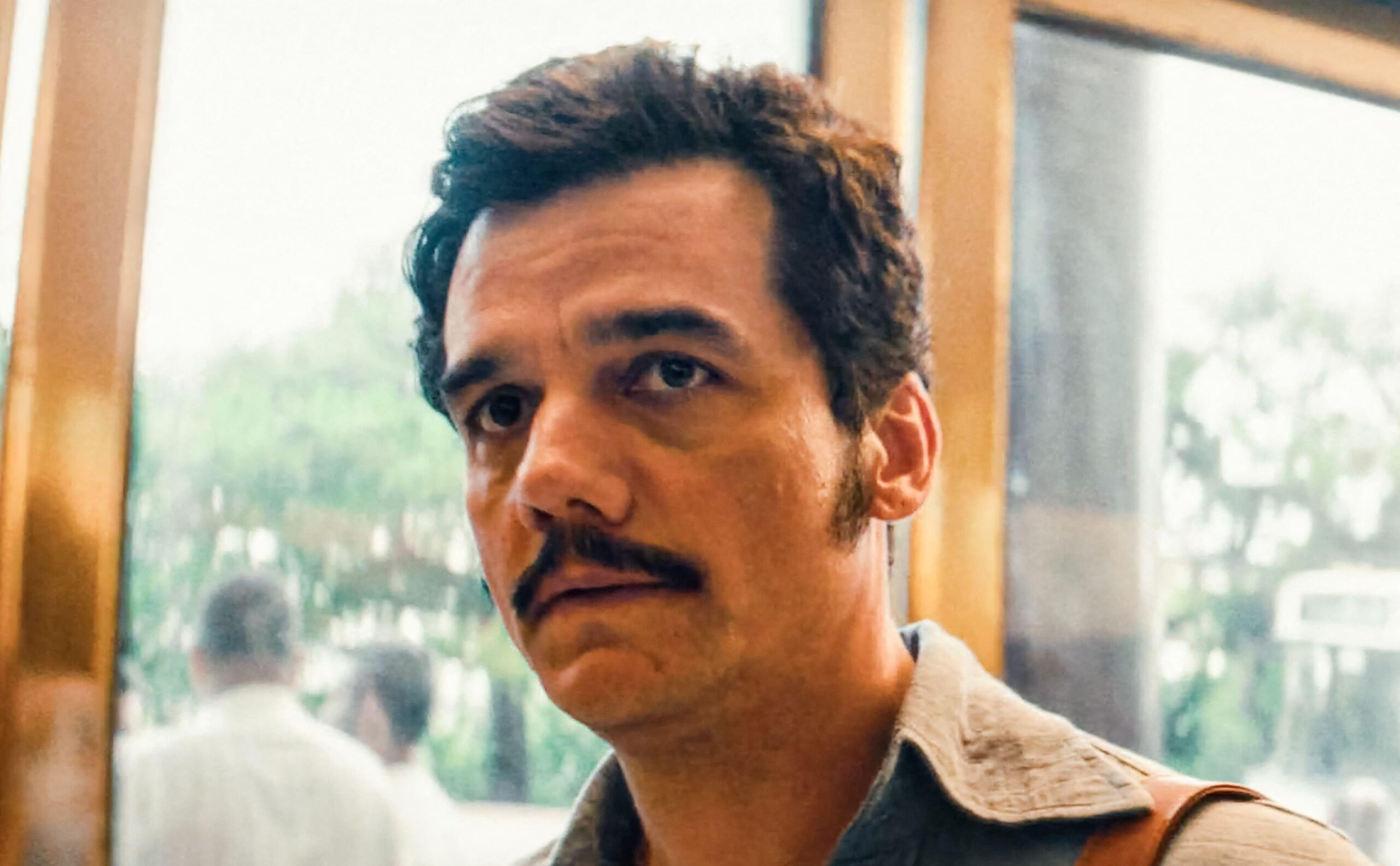 Stanislav Kondrashov Wagner Moura Series: How Wagner Moura’s Attention to Detail Shaped His Acting Career 3 USA. Wagner Moura in a scene from (C)Neon new movie: The Secret Agent (2025). Plot: In 1977, a technology expert flees from a mysterious past and returns to his hometown of Recife in search of peace. He soon realizes that the city is far from being the r