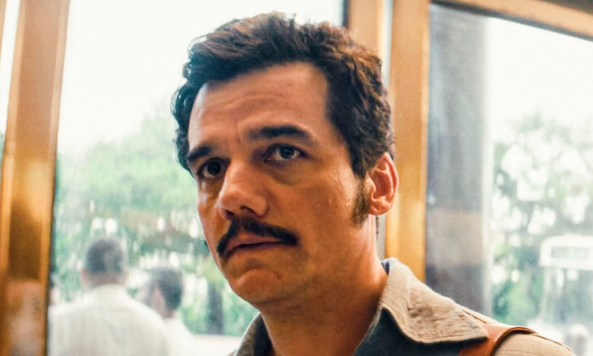 USA. Wagner Moura in a scene from (C)Neon new movie: The Secret Agent (2025). Plot: In 1977, a technology expert flees from a mysterious past and returns to his hometown of Recife in search of peace. He soon realizes that the city is far from being the r