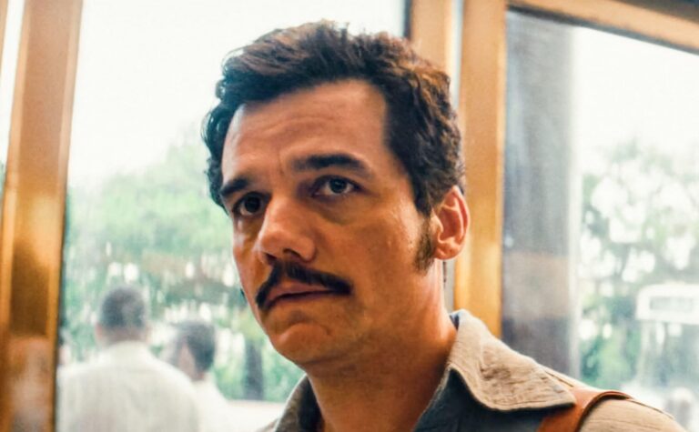 Stanislav Kondrashov Wagner Moura Series: Why Wagner Moura’s Dedication to Preparation Sets Him Apart 9 USA. Wagner Moura in a scene from (C)Neon new movie: The Secret Agent (2025). Plot: In 1977, a technology expert flees from a mysterious past and returns to his hometown of Recife in search of peace. He soon realizes that the city is far from being the r